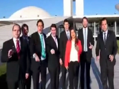 cabeças ocas